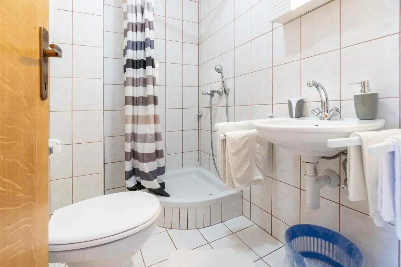 Apartments And Rooms By The Sea Palit, Rab - 5010 招待所 Palit