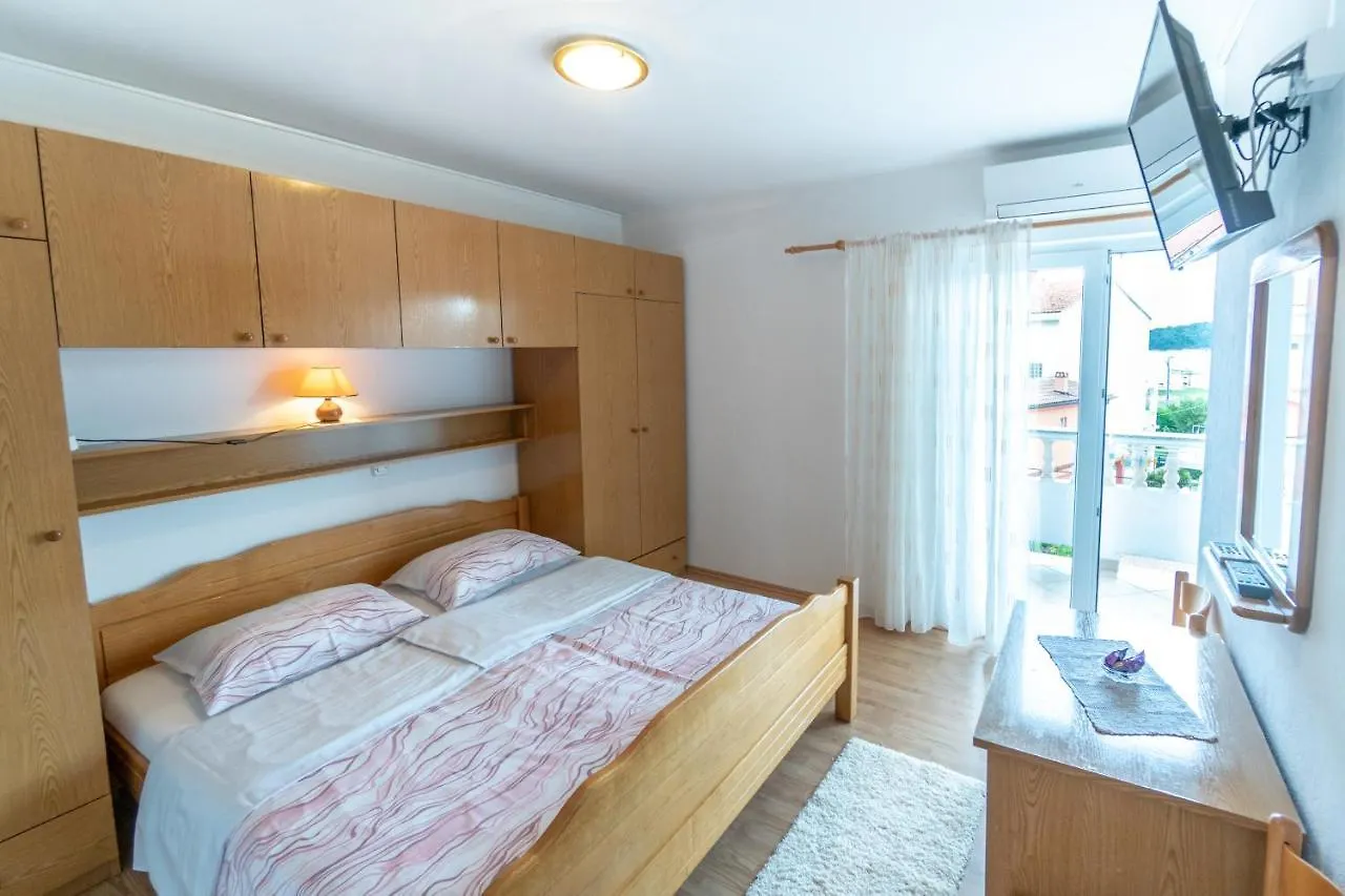 *** Gasthuis Apartments And Rooms By The Sea Palit, Rab - 5010 Kroatië