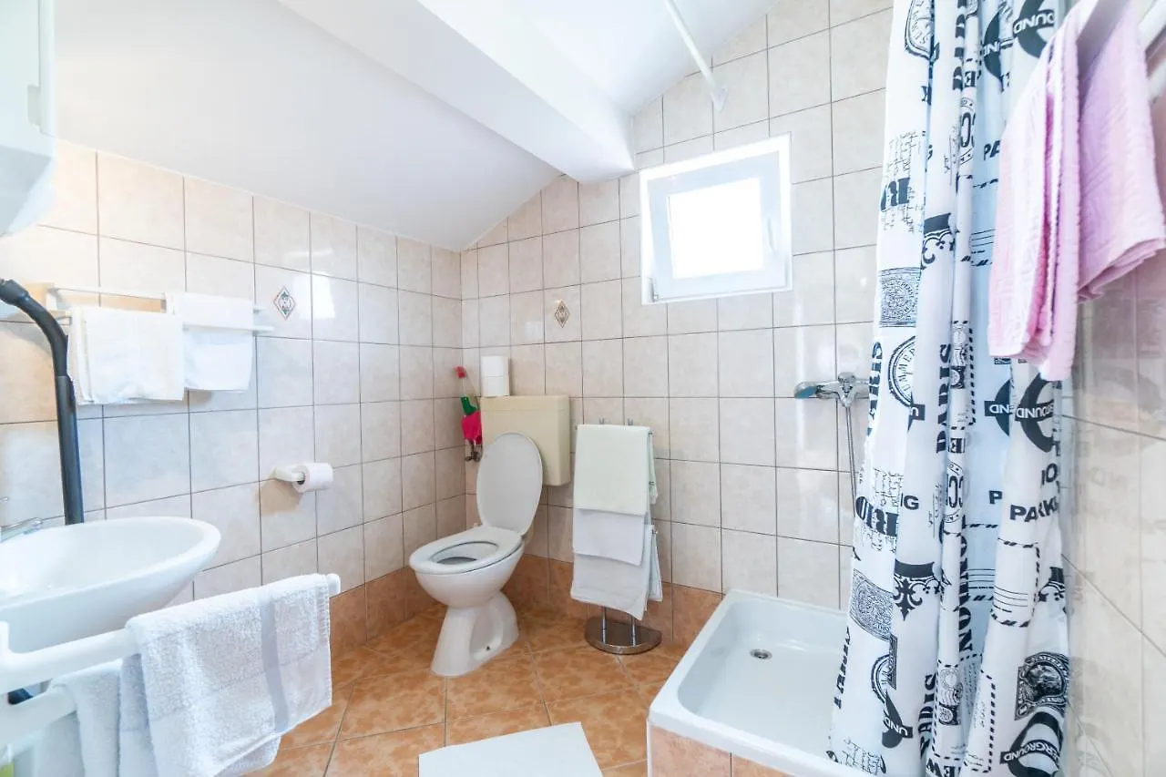 Apartments And Rooms By The Sea Palit, Rab - 5010 Gasthuis Palit