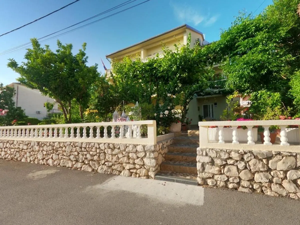 Apartments And Rooms By The Sea Palit, Rab - 5010 Palit