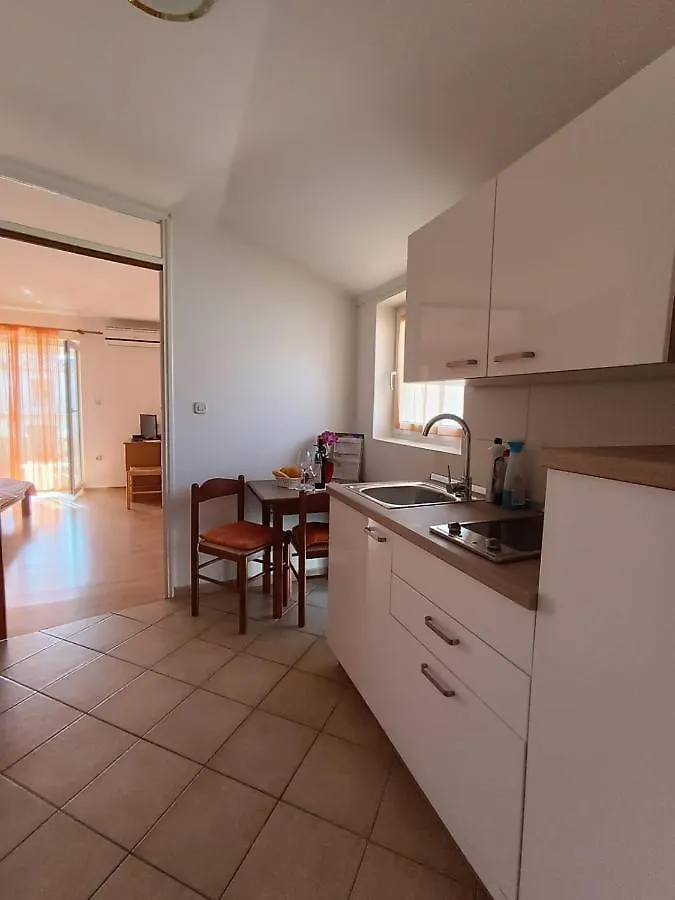 Apartments And Rooms By The Sea Palit, Rab - 5010 Kroatië