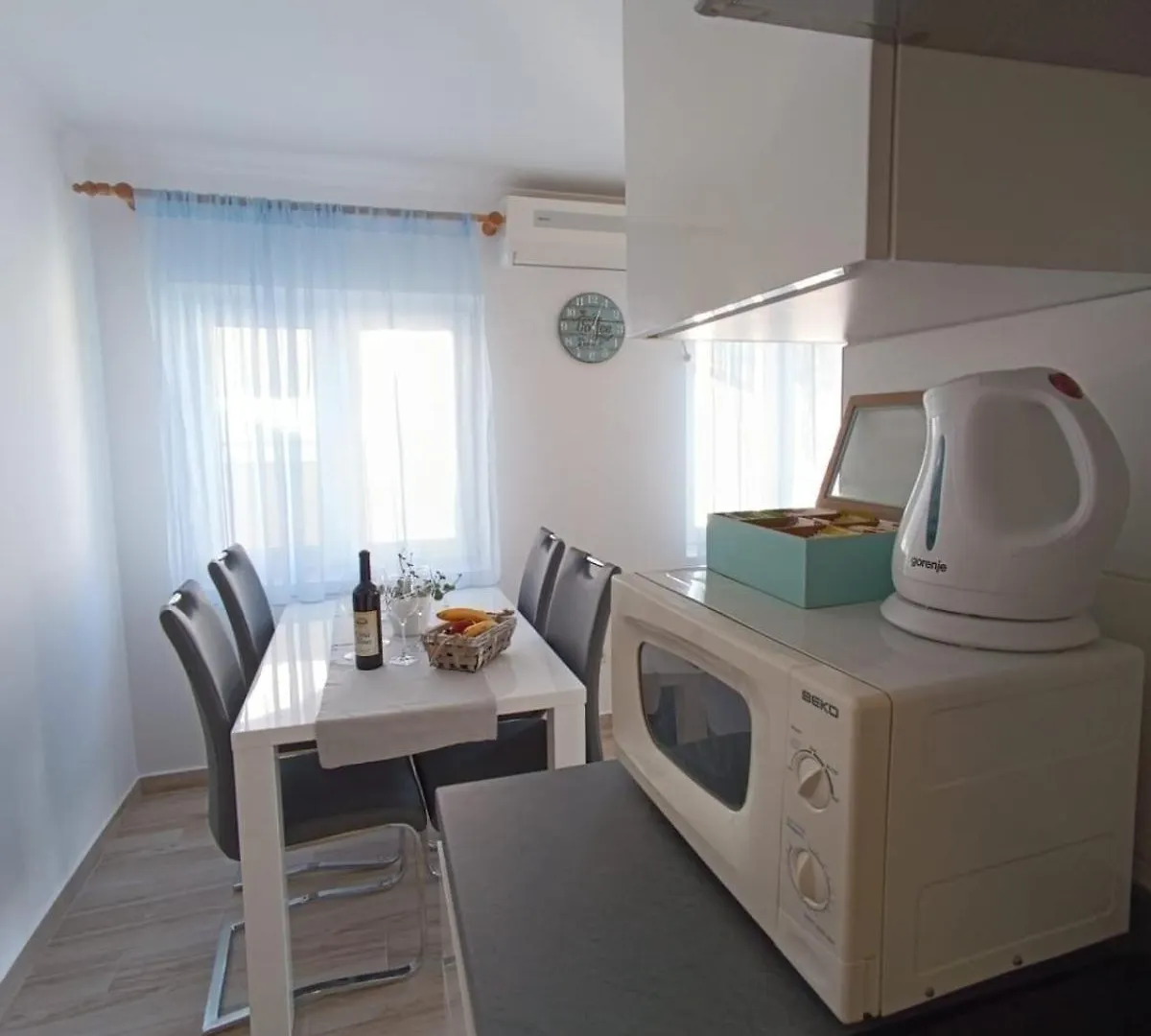 Gasthuis Apartments And Rooms By The Sea Palit, Rab - 5010