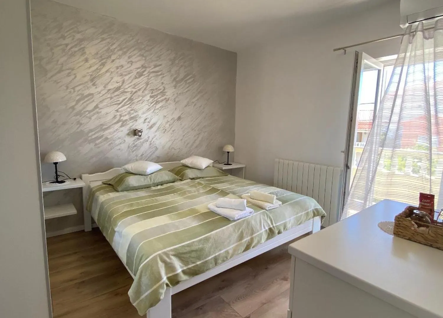 Apartments And Rooms By The Sea Palit, Rab - 5010 Gasthuis Palit