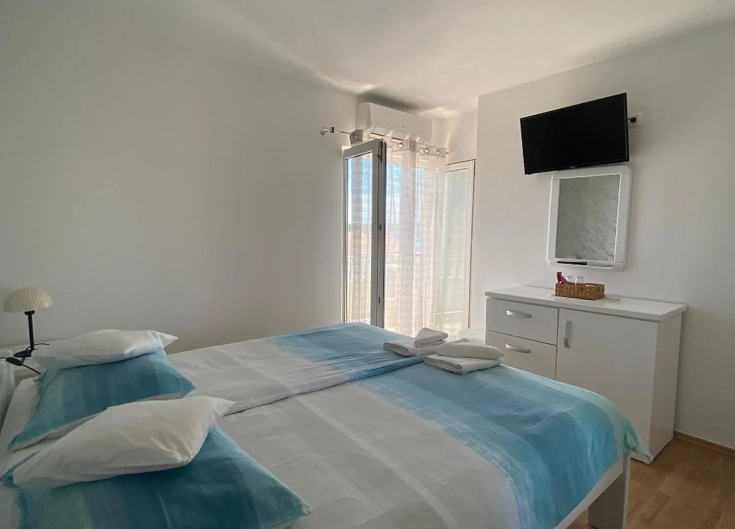 Gasthuis Apartments And Rooms By The Sea Palit, Rab - 5010
